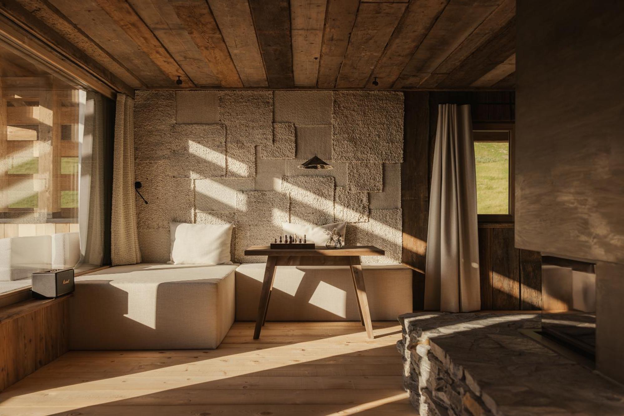 Eriro Hotell Ehrwald Exteriör bild