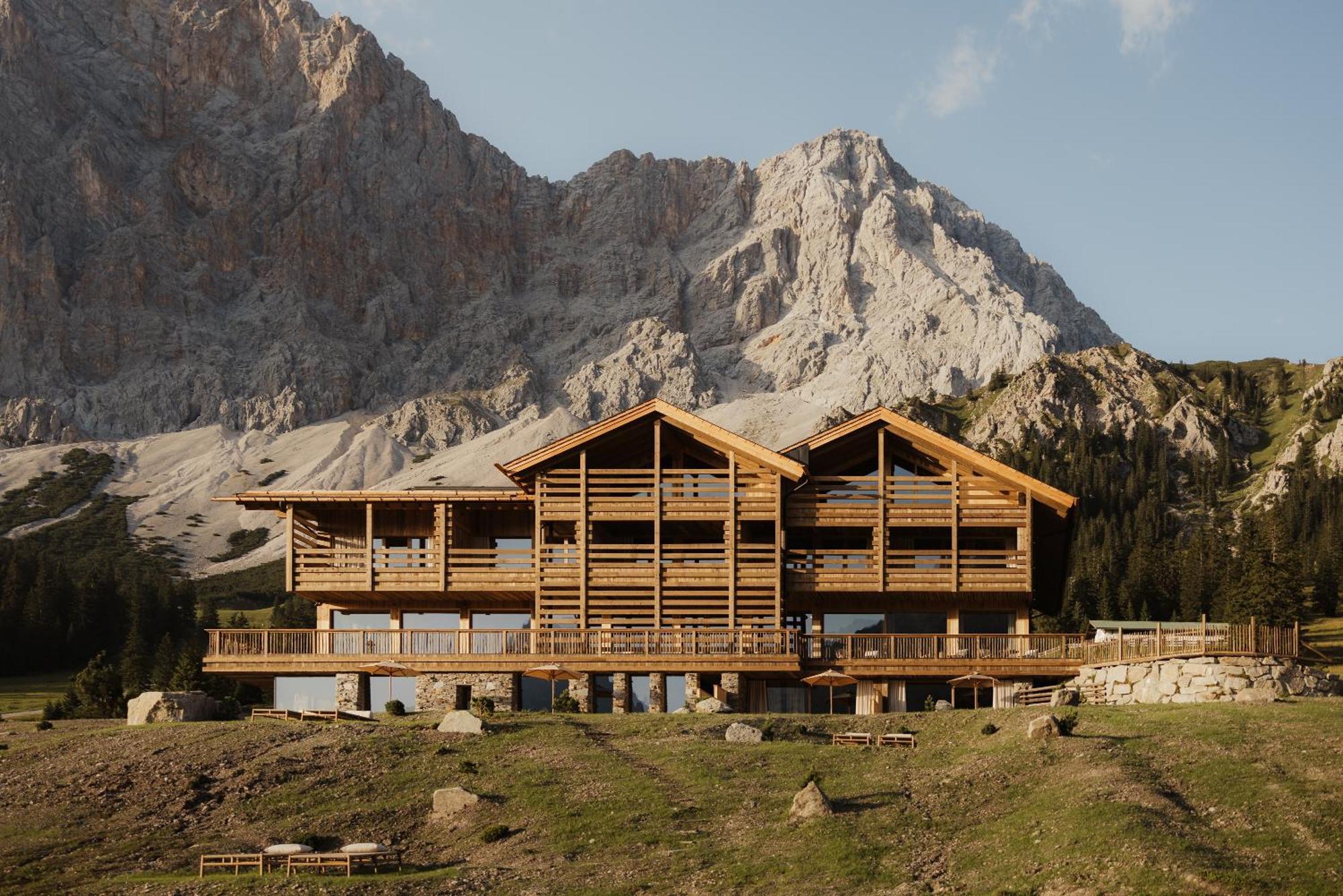 Eriro Hotell Ehrwald Exteriör bild