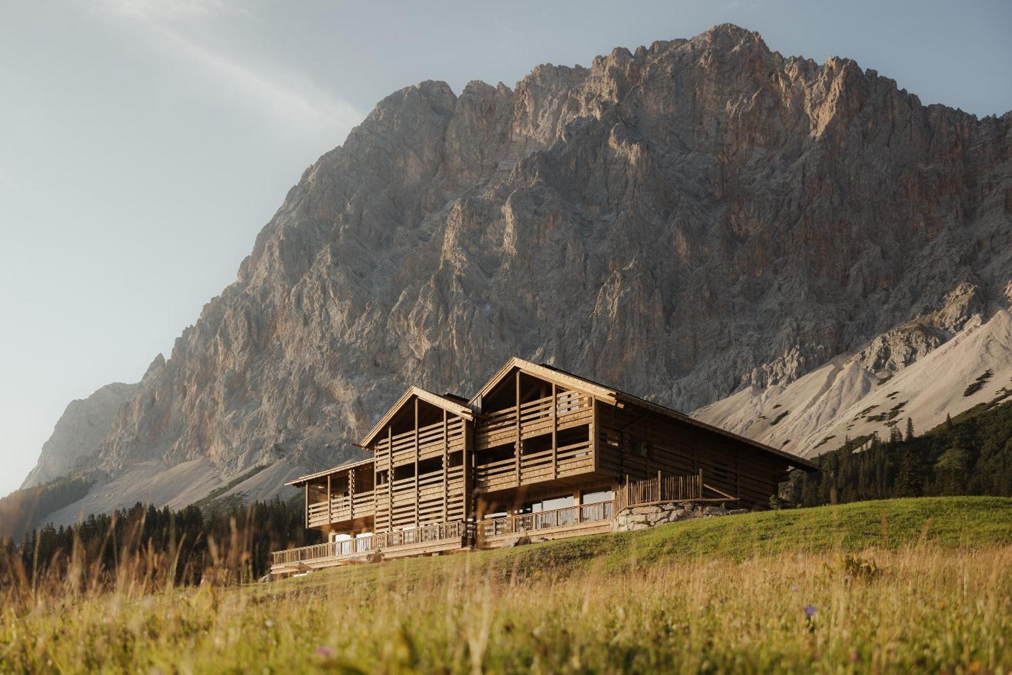 Eriro Hotell Ehrwald Exteriör bild